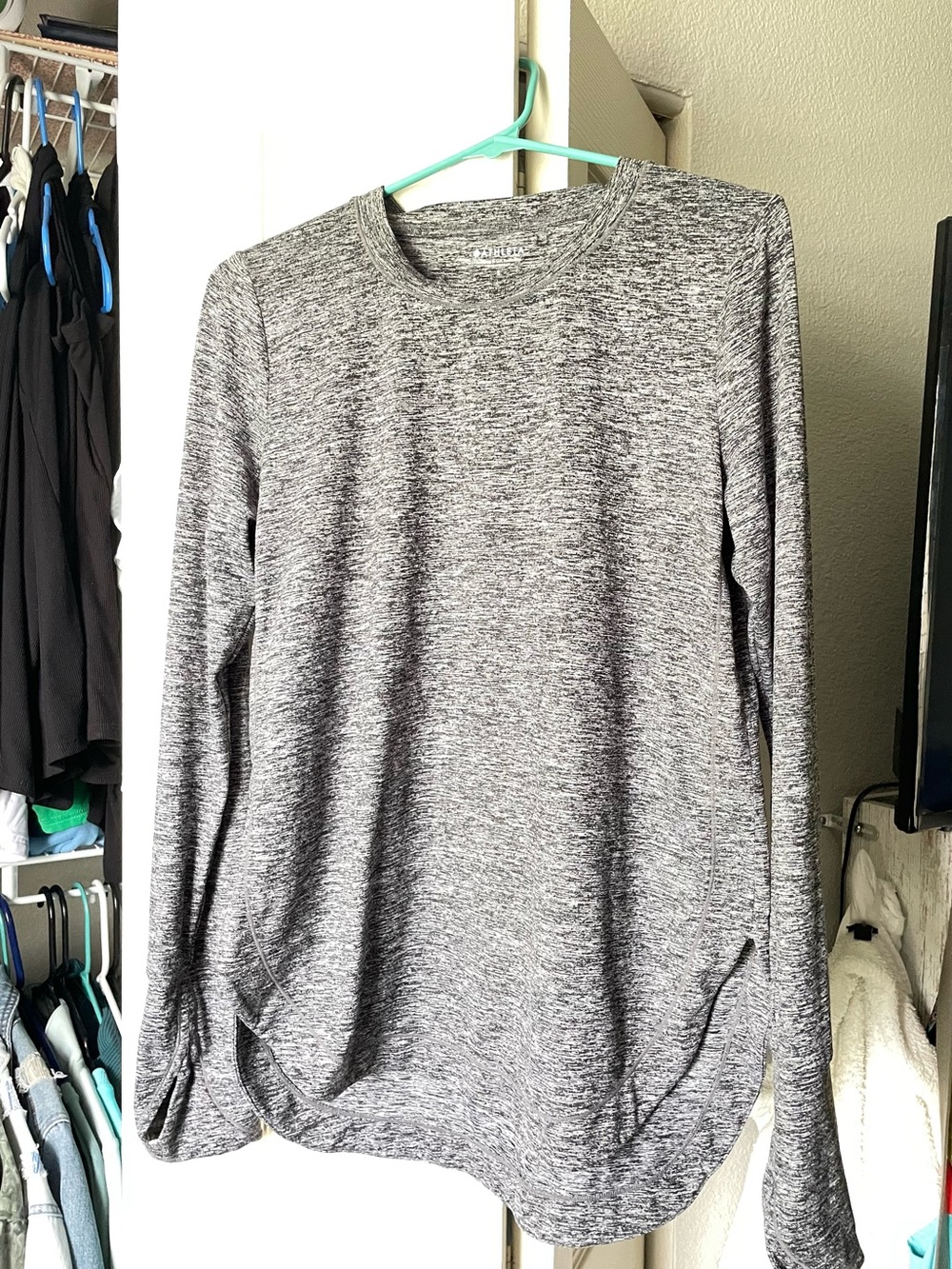 Athleta Gray Heathered Long Sleeve Crew